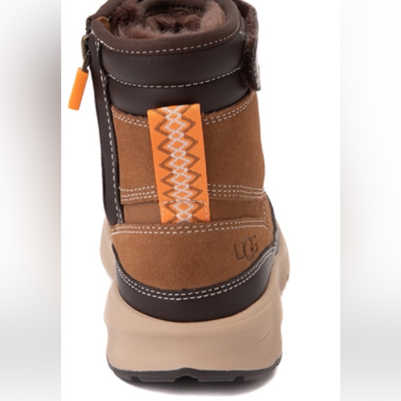 UGG Arren weather boots youth size 3 waterproof with faux fur lining - Picture 2 of 10